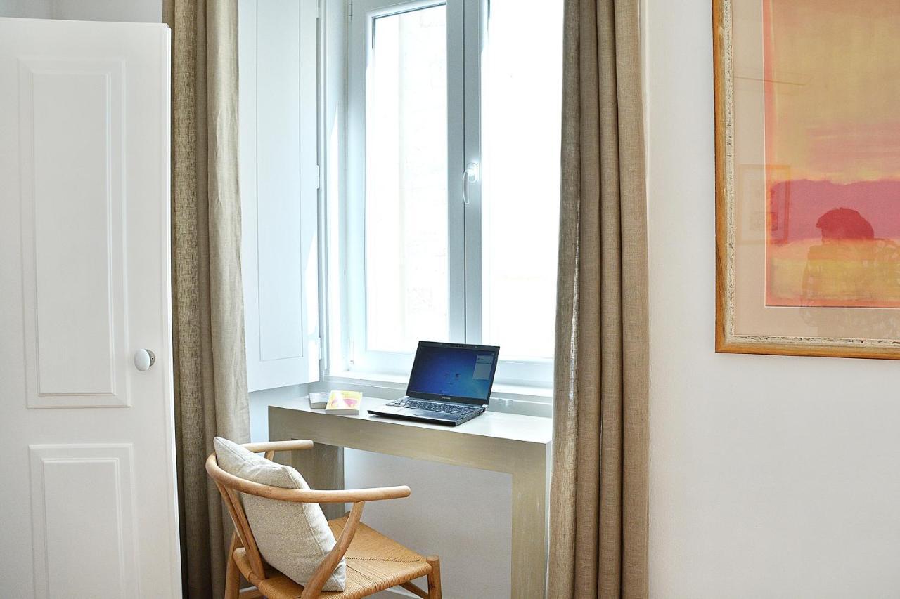 Bright And Spacious Three Bedroom Apt In The Heart Of Lisbon Exterior photo